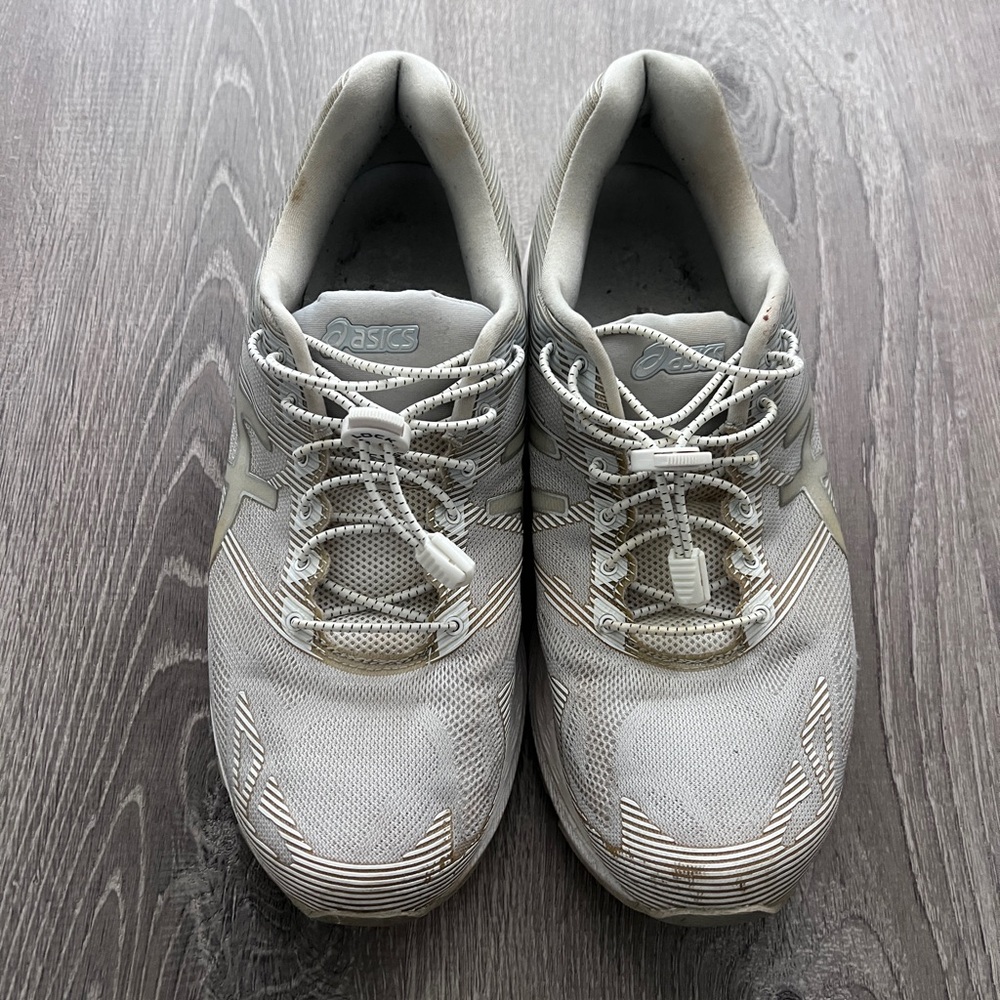 ASICS Men's Light Gray Athletic Shoes